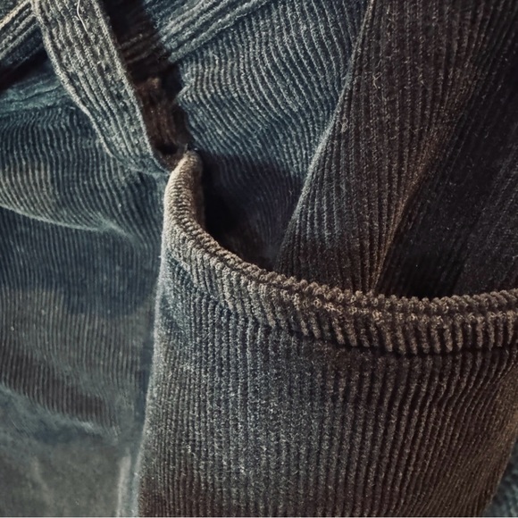 Eddie Bauer Classic 1990’s Black Corduroy Skirt - Picture 6 of 9